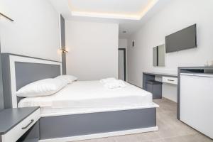 pera side hotel