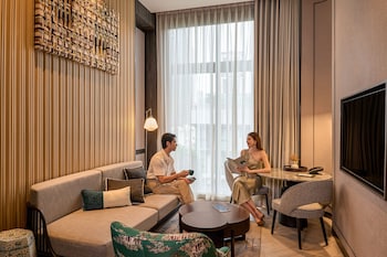 madi paidi bangkok autograph collection