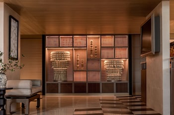 madi paidi bangkok autograph collection