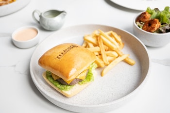 madi paidi bangkok autograph collection