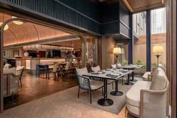 madi paidi bangkok autograph collection