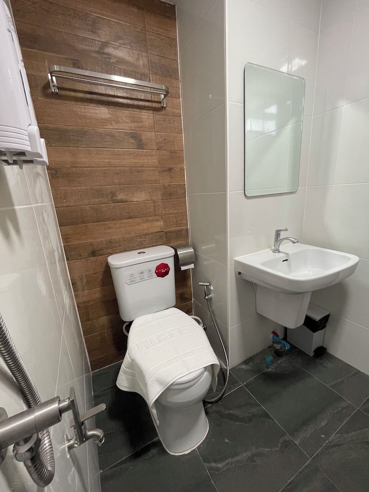 the bedrooms maeklong service apartment