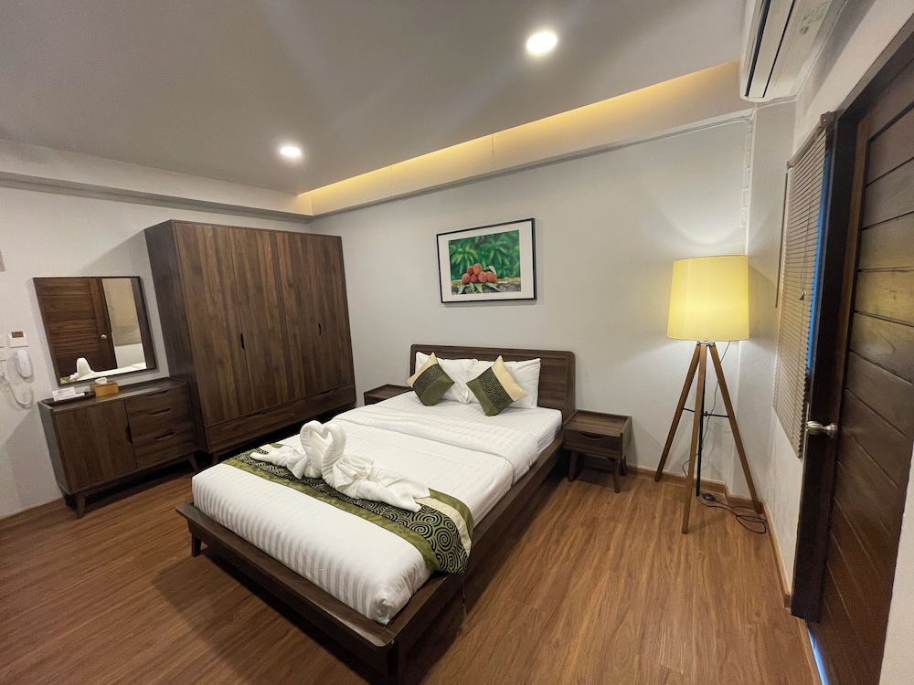 the bedrooms maeklong service apartment