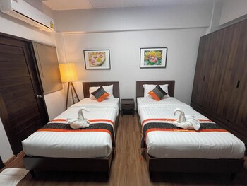 the bedrooms maeklong service apartment