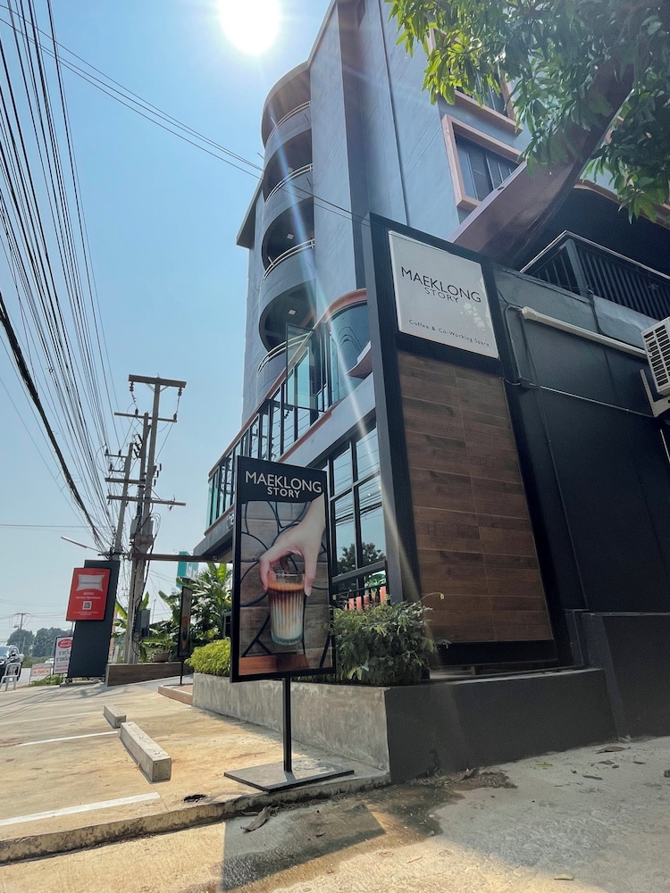 the bedrooms maeklong service apartment
