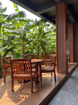 the bedrooms maeklong service apartment