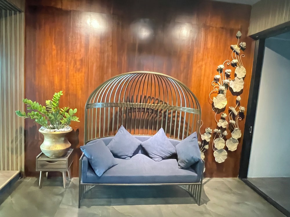 the bedrooms maeklong service apartment