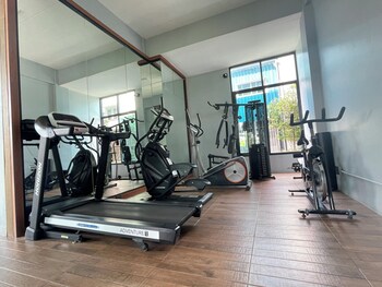 the bedrooms maeklong service apartment