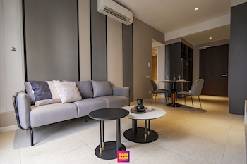 millerz square suite by mana mana