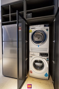 millerz square suite by mana mana