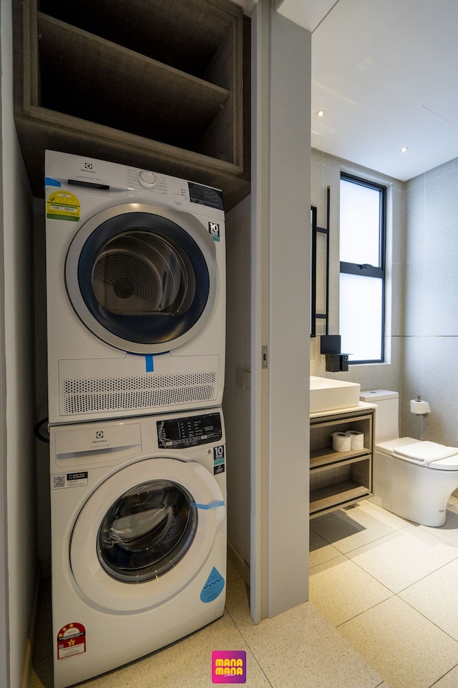 millerz square suite by mana mana