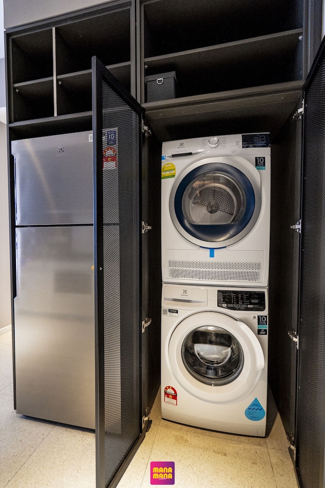 millerz square suite by mana mana