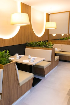 regency park hotel