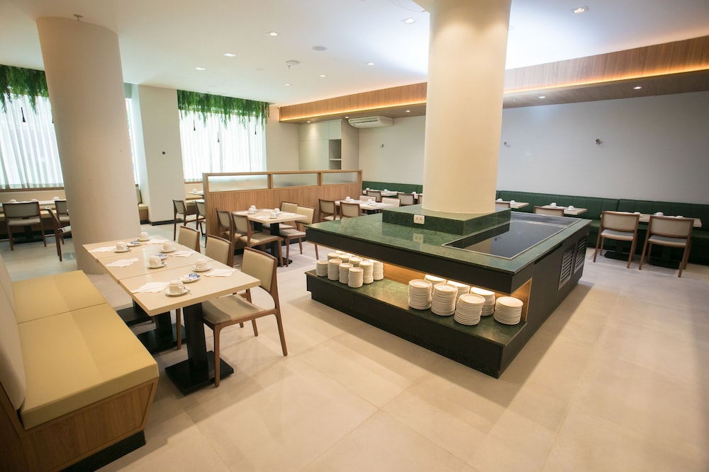 regency park hotel