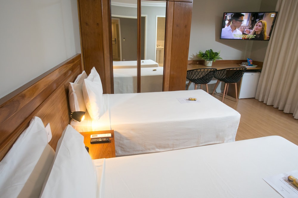 regency park hotel