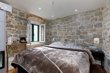 luxury authentic studio split old town