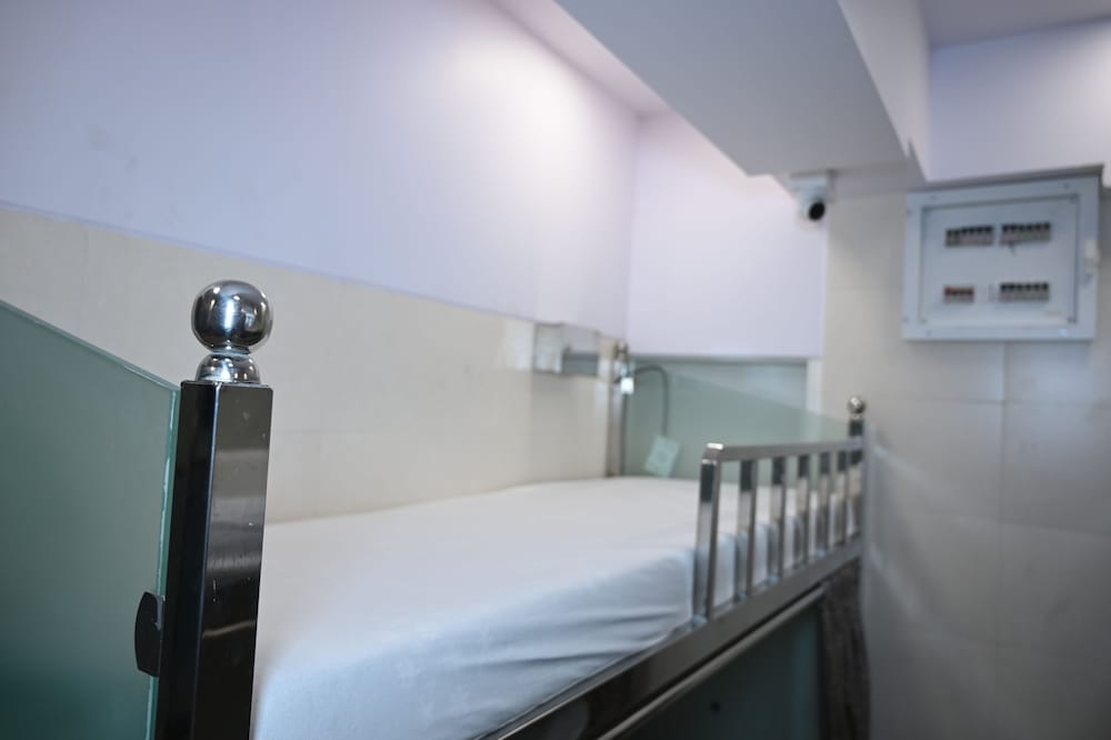 sagar dormitory andheri nearest to andheri railway station west