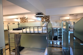 sagar dormitory andheri nearest to andheri railway station west