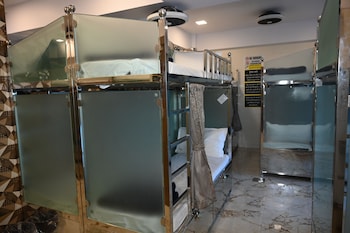 sagar dormitory andheri nearest to andheri railway station west