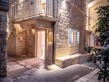 hvar
