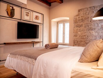 hvar