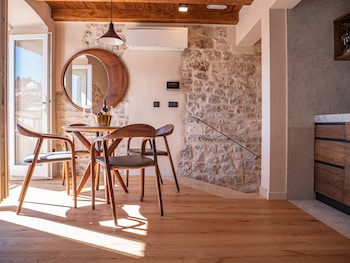 hvar
