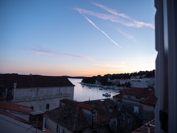 hvar