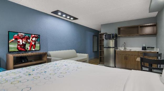 hometowne studios chicago n aurora naperville