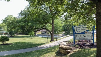 hometowne studios chicago n aurora naperville