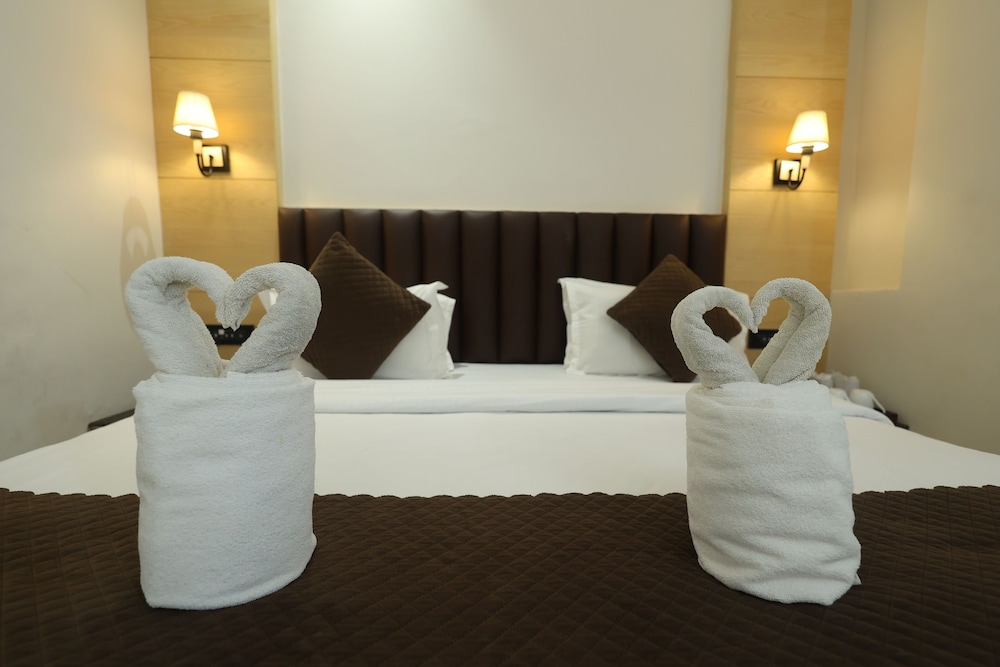 hotel sar kamla dham