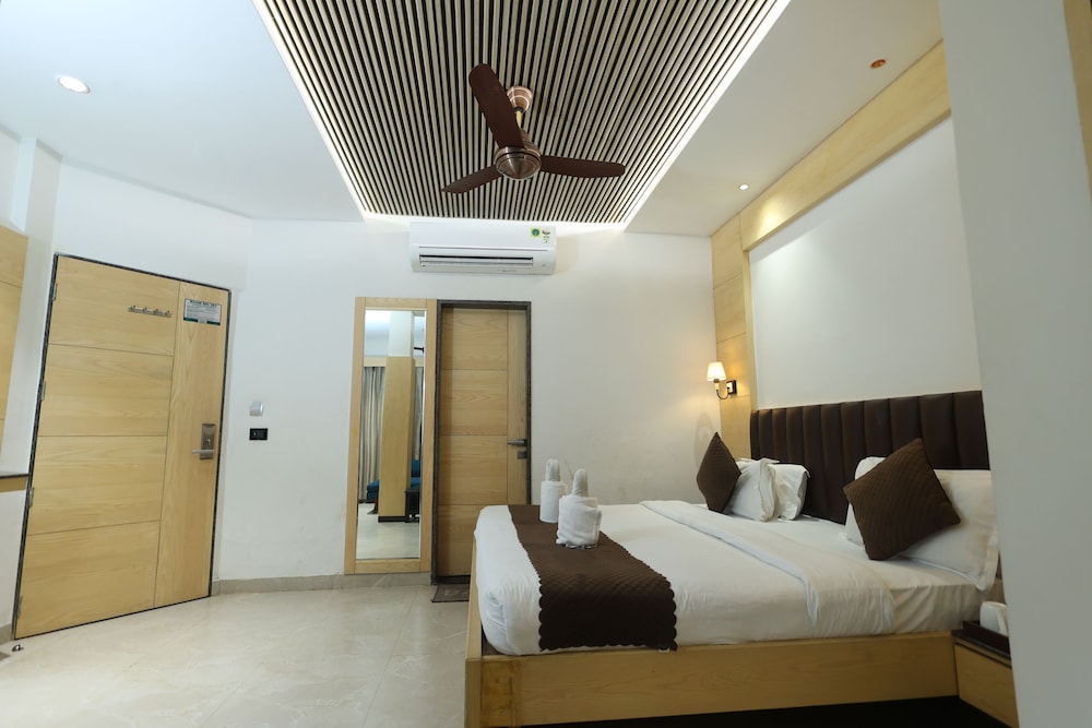 hotel sar kamla dham