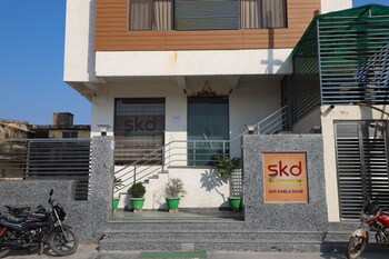 Hotel Sar Kamla Dham,,3 star