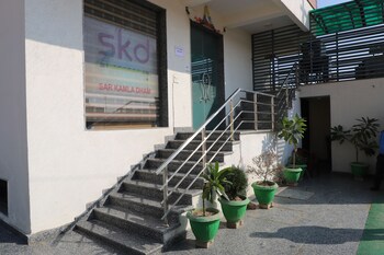 Hotel Sar Kamla Dham,,3 star