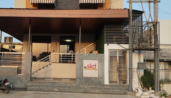 hotel sar kamla dham