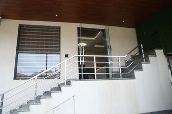 hotel sar kamla dham