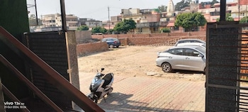 hotel sar kamla dham