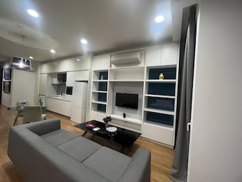 amazing pool by platinum suites