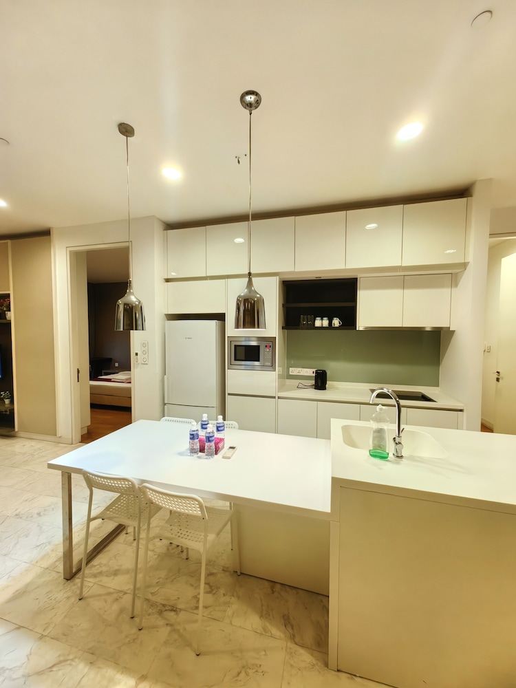 amazing pool by platinum suites