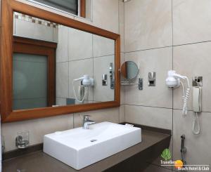 Travellers Beach Hotel & Club,Bamburi Beach>>Bamburi,4 star