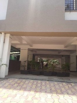 Opal Suite Rooms,India>>Pune,2 star