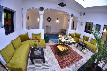 riad iklil