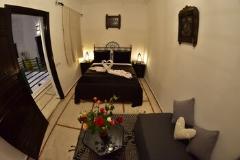 riad iklil