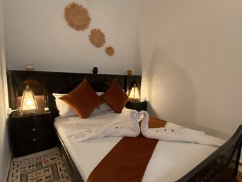 riad iklil