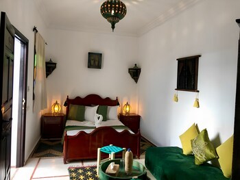 riad iklil
