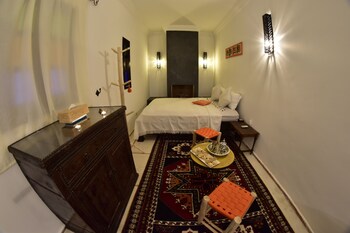 riad iklil