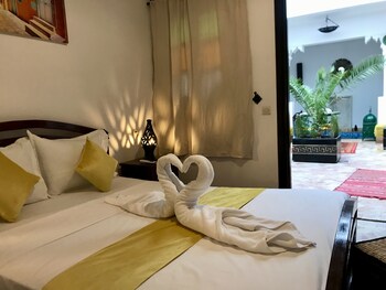 riad iklil