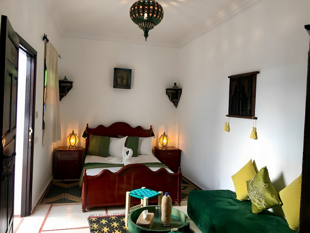 riad iklil