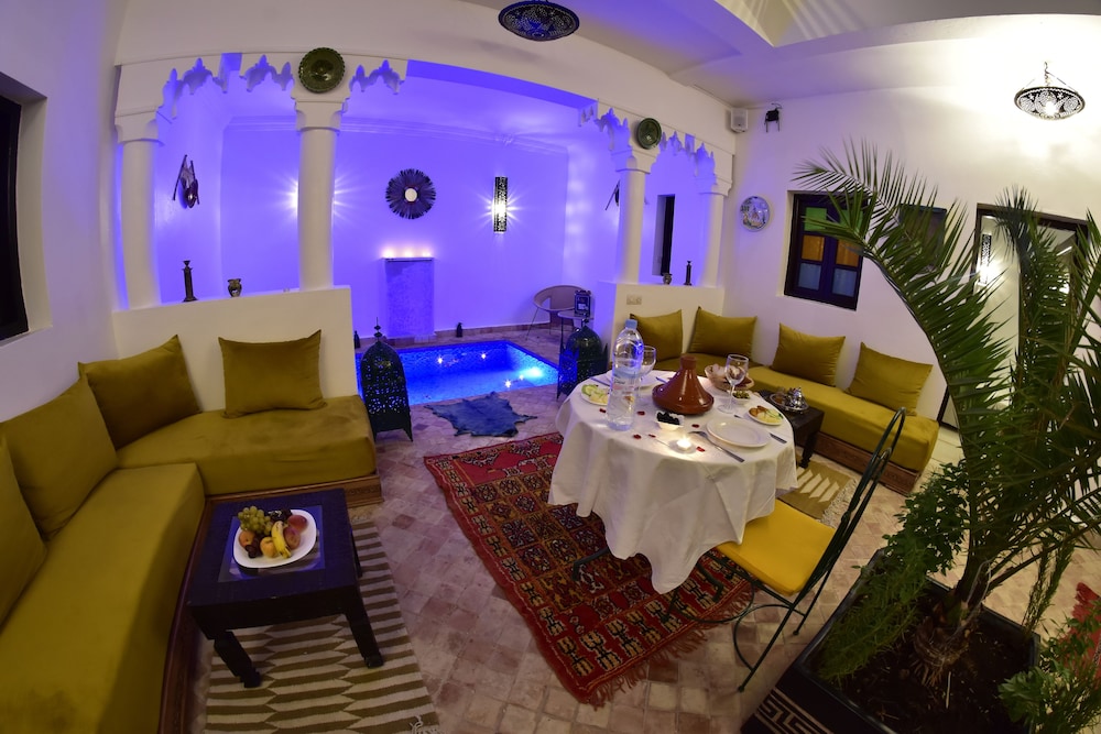 riad iklil