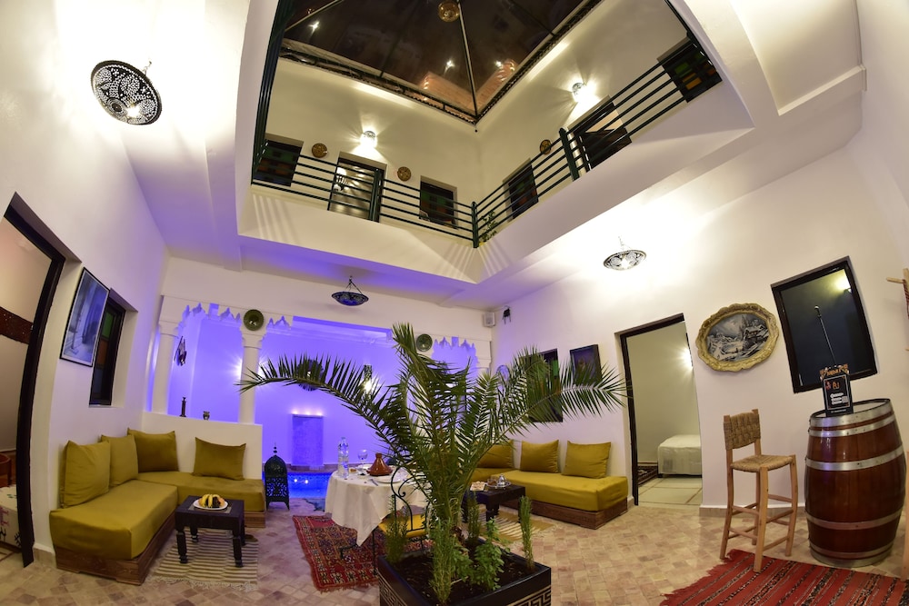 riad iklil