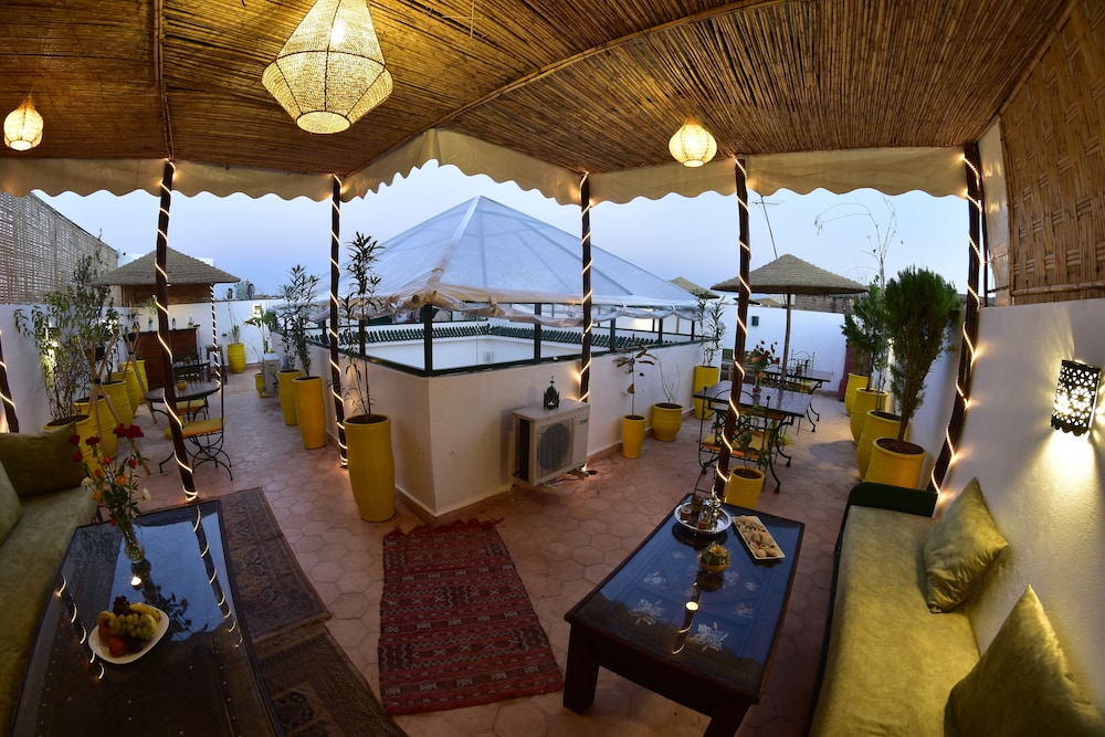 riad iklil